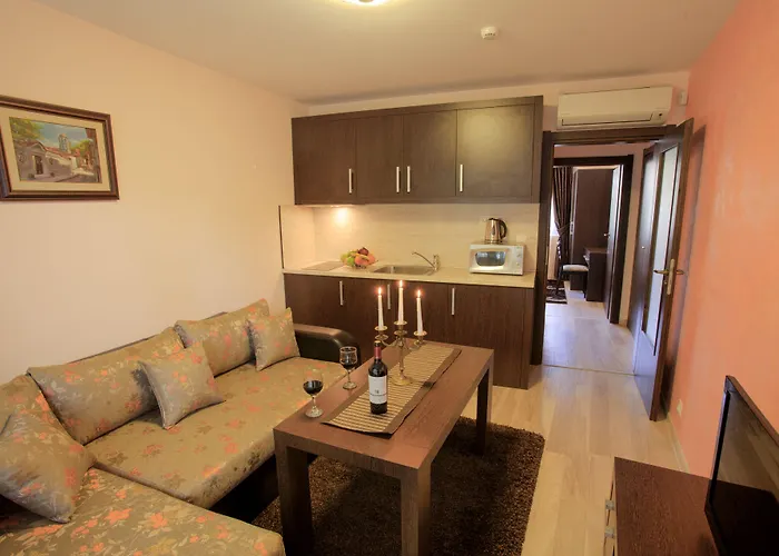 בית הארחה Old House In Kapana Area 3*